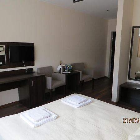 Hotel Pod Chelmem Ropa Ngoại thất bức ảnh