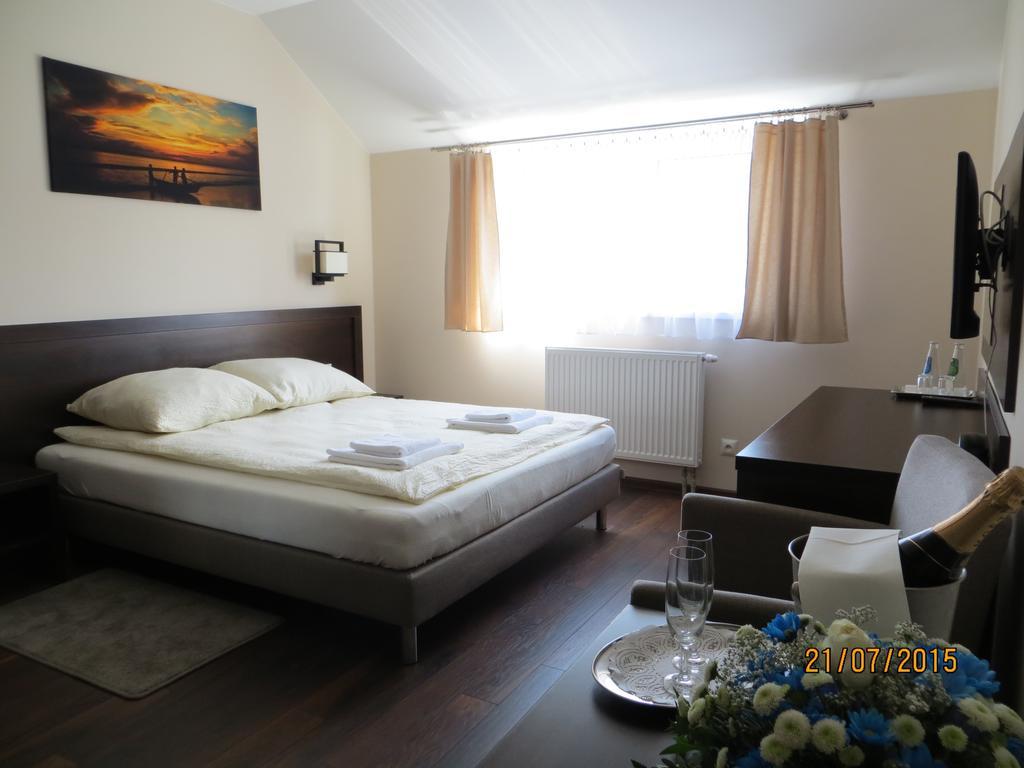 Hotel Pod Chelmem Ropa Ngoại thất bức ảnh
