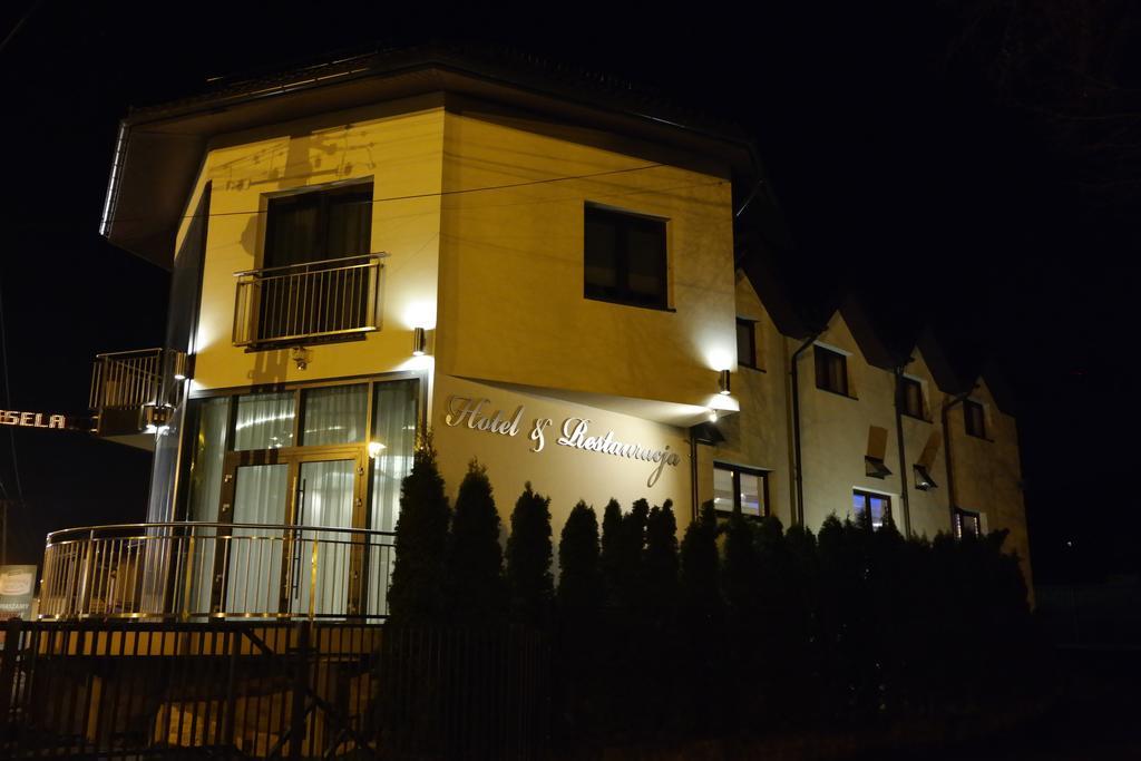 Hotel Pod Chelmem Ropa Ngoại thất bức ảnh